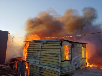 Verheerendes Feuer in Masiphumelele